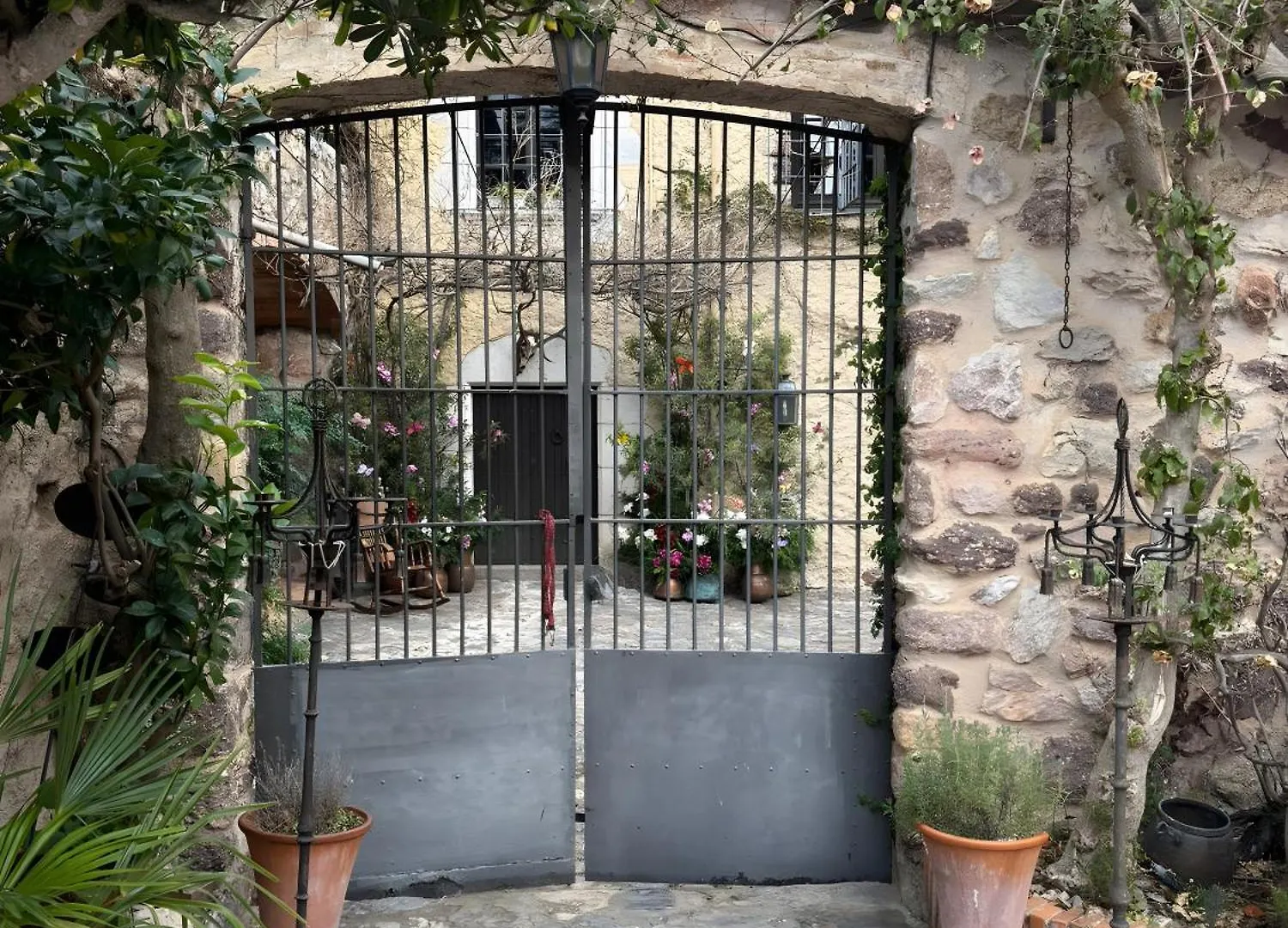 Masia Mimosa Jardin Darnius